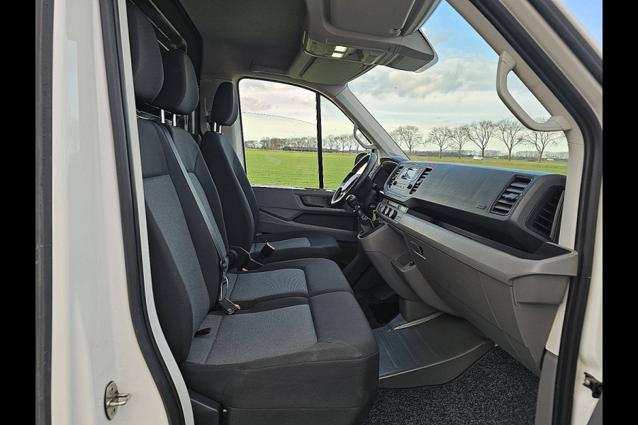 Volkswagen Crafter 30 2.0 TDI 102 L2H1 airco, trekhaak