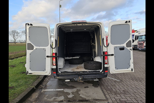 Volkswagen Crafter 30 2.0 TDI 102 L2H1 airco, trekhaak