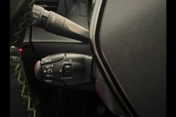 Peugeot 208 1.2 PureTech GT 100PK AIRCO CLIMA NAVI CRUISE PANO APPLE CARPLAY 3D COCKPIT PDC CAM LAGE KM STAND NIEUWSTAAT