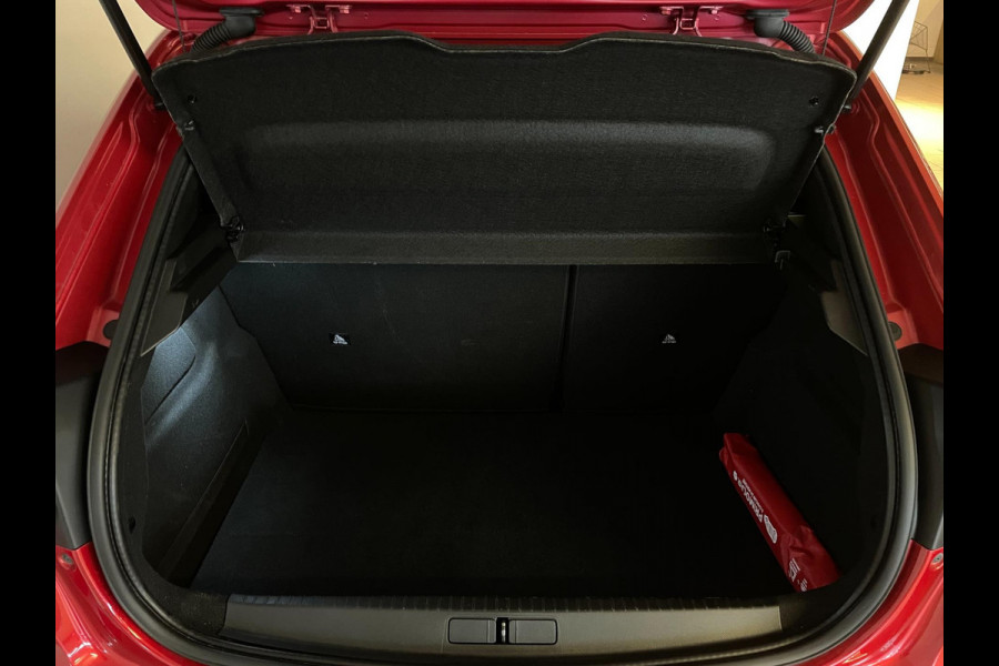 Peugeot 208 1.2 PureTech GT 100PK AIRCO CLIMA NAVI CRUISE PANO APPLE CARPLAY 3D COCKPIT PDC CAM LAGE KM STAND NIEUWSTAAT