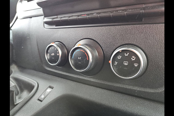 Renault Master T35 2.3 dCi 135 L2H2 airco, navi, pdc, trekhaak
