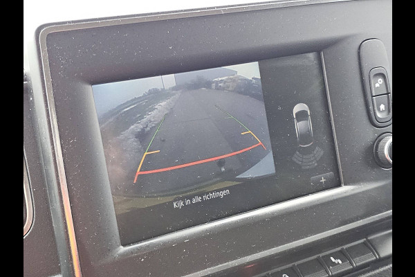 Renault Master T35 2.3 dCi 135 L2H2 airco, navi, pdc, trekhaak