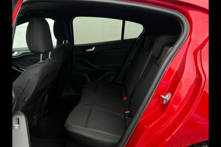 Ford Focus 1.0 EcoBoost Hybrid ST Line Business NL AUTO | CAMERA | CARPLAY |