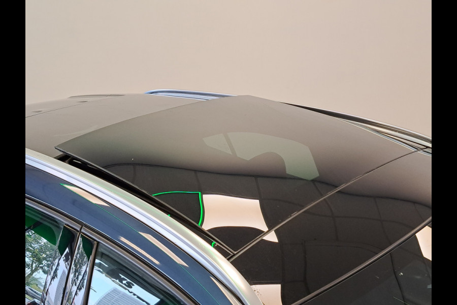 Mercedes-Benz GLA 180 Business Solution AMG Panoramadak Clima Cruise Navigatie camera 18"LM