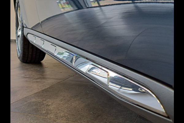 Mercedes-Benz GLA 180 Business Solution AMG Panoramadak Clima Cruise Navigatie camera 18"LM