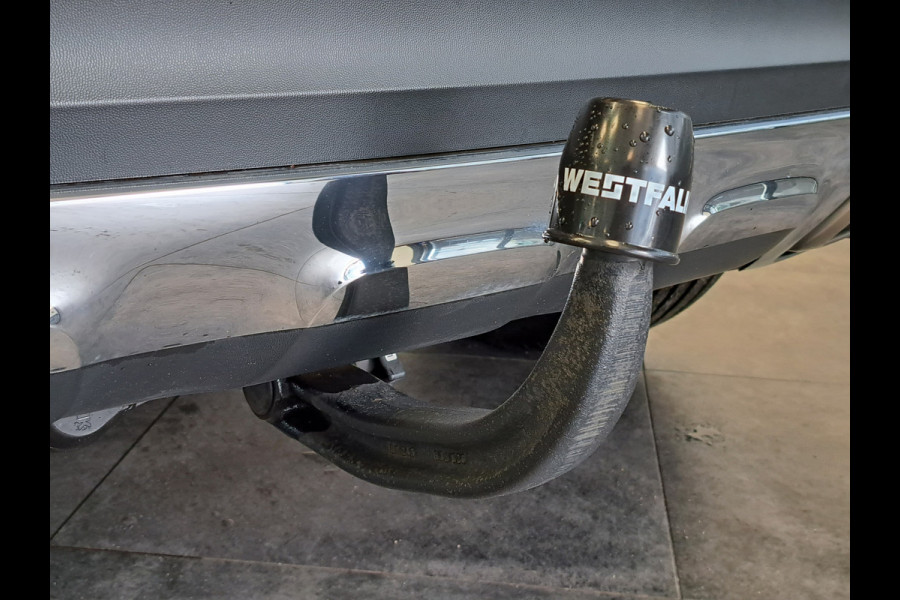 Mercedes-Benz GLA 180 Business Solution AMG Panoramadak Clima Cruise Navigatie camera 18"LM