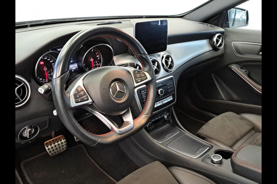 Mercedes-Benz GLA 180 Business Solution AMG Panoramadak Clima Cruise Navigatie camera 18"LM