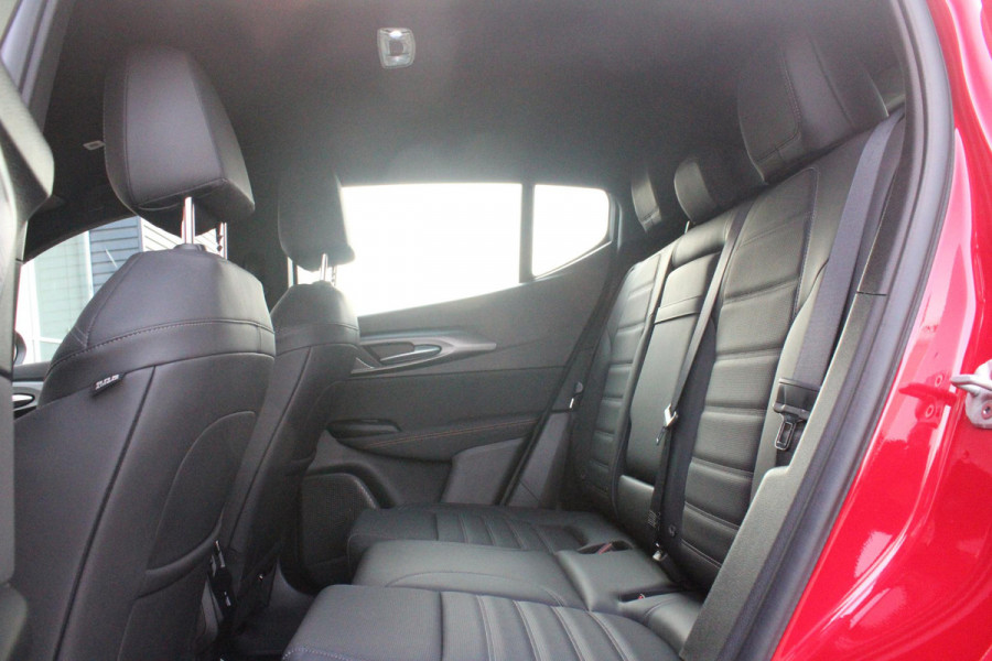 Alfa Romeo Tonale PHEV 280PK VELOCE | HARMAN/KARDON PREMIUM AUDIO | PREMIUM PACK: LEDEREN BEKLEDING/GEVENTILEERDE VOORSTOELEN/4-VOUDIG ELEKTRISCH VERSTELBARE LENDESTEUN VOORSTOELEN | WINTERPACK: STOEL/STUUR VERWARMING | STOEL VENTILATIE | TECHNOLOGY PACK: PARKEERWAARSCHUWING VOOR EN ACHTER/360° CAMERA/AUTOMATISCH INPARKEREN/ AUTONOMOUS DRIVING LEVEL 2: ADAPTIVE CRUISE CONTROL/LANE CENTERING ASSIST/TRAFFIC JAM ASSIST DODEHOEK DETECTIE AUTOMATISCH DIMMENDE BUITENSPIEGELS | DRAADLOZE TELEFOONLADER | FULL LED MATRIX KOPLAMPEN | DUAL STAGE VALVE: ACTIEVE DEMPING | KEYLESS ENTRY/START | 20" L