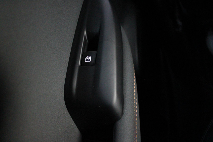 Alfa Romeo Tonale PHEV 280PK VELOCE | HARMAN/KARDON PREMIUM AUDIO | PREMIUM PACK: LEDEREN BEKLEDING/GEVENTILEERDE VOORSTOELEN/4-VOUDIG ELEKTRISCH VERSTELBARE LENDESTEUN VOORSTOELEN | WINTERPACK: STOEL/STUUR VERWARMING | STOEL VENTILATIE | TECHNOLOGY PACK: PARKEERWAARSCHUWING VOOR EN ACHTER/360° CAMERA/AUTOMATISCH INPARKEREN/ AUTONOMOUS DRIVING LEVEL 2: ADAPTIVE CRUISE CONTROL/LANE CENTERING ASSIST/TRAFFIC JAM ASSIST DODEHOEK DETECTIE AUTOMATISCH DIMMENDE BUITENSPIEGELS | DRAADLOZE TELEFOONLADER | FULL LED MATRIX KOPLAMPEN | DUAL STAGE VALVE: ACTIEVE DEMPING | KEYLESS ENTRY/START | 20" L