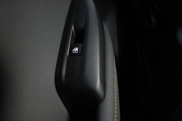 Alfa Romeo Tonale PHEV 280PK VELOCE | HARMAN/KARDON PREMIUM AUDIO | PREMIUM PACK: LEDEREN BEKLEDING/GEVENTILEERDE VOORSTOELEN/4-VOUDIG ELEKTRISCH VERSTELBARE LENDESTEUN VOORSTOELEN | WINTERPACK: STOEL/STUUR VERWARMING | STOEL VENTILATIE | TECHNOLOGY PACK: PARKEERWAARSCHUWING VOOR EN ACHTER/360° CAMERA/AUTOMATISCH INPARKEREN/ AUTONOMOUS DRIVING LEVEL 2: ADAPTIVE CRUISE CONTROL/LANE CENTERING ASSIST/TRAFFIC JAM ASSIST DODEHOEK DETECTIE AUTOMATISCH DIMMENDE BUITENSPIEGELS | DRAADLOZE TELEFOONLADER | FULL LED MATRIX KOPLAMPEN | DUAL STAGE VALVE: ACTIEVE DEMPING | KEYLESS ENTRY/START | 20" L