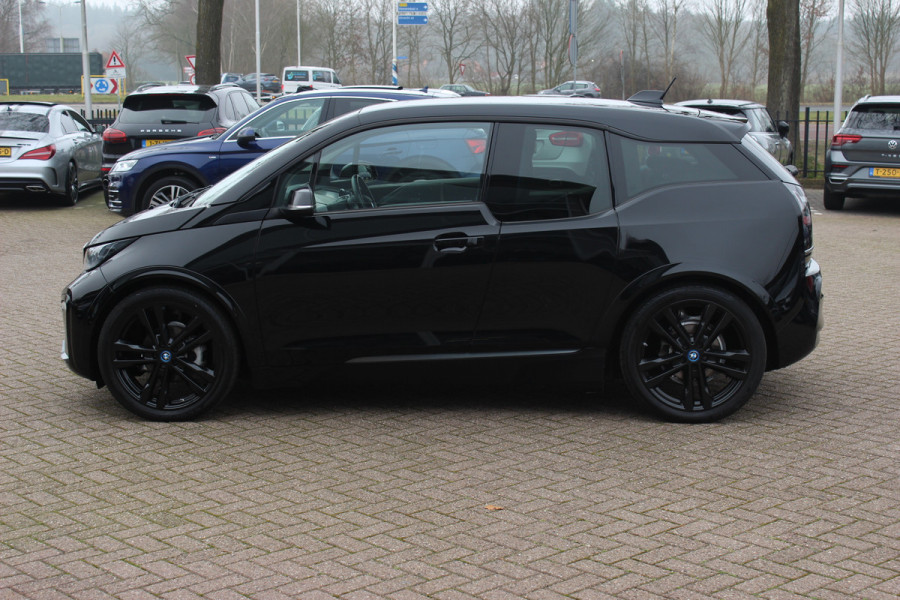 BMW i3 S Dark Shadow Edition 120Ah 42 kWh / Camera / Navigatie / 20'' / Stoelverwarming / DAB / LED / Cruise Control