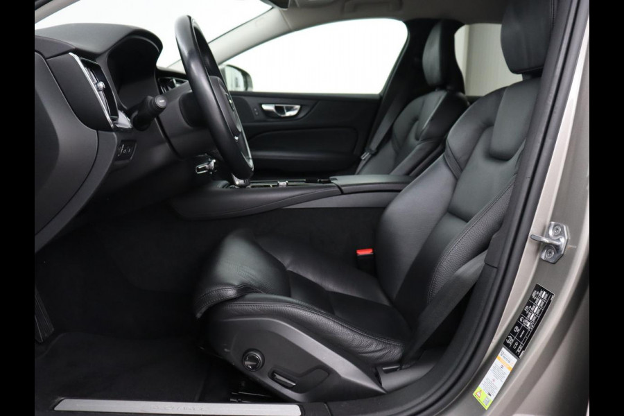 Volvo V60 2.0 T6 AWD Recharge Business Pro | Leder | Trekhaak | Stoel & stuurverwarming | Adaptive cruise | Camera | Carplay | Navigatie | Full LED | Parkeerhulp | PHEV | Plug In