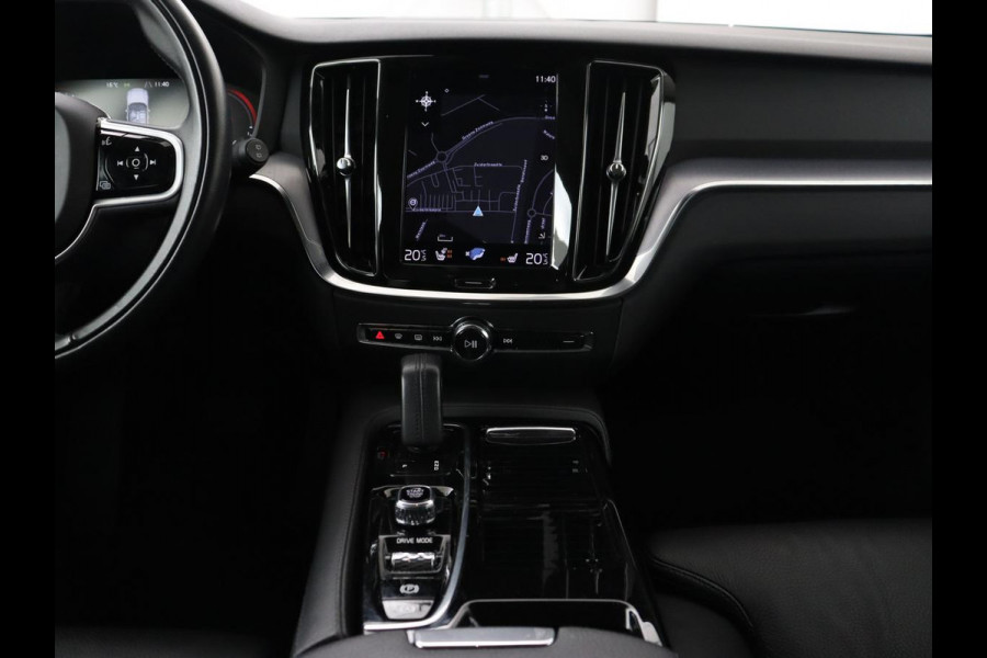 Volvo V60 2.0 T6 AWD Recharge Business Pro | Leder | Trekhaak | Stoel & stuurverwarming | Adaptive cruise | Camera | Carplay | Navigatie | Full LED | Parkeerhulp | PHEV | Plug In