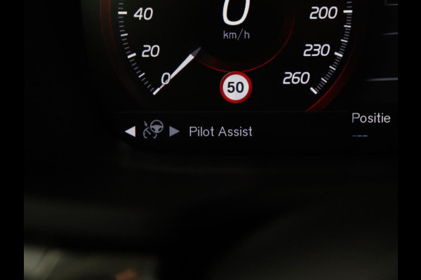Volvo V60 2.0 T6 AWD Recharge Business Pro | Leder | Trekhaak | Stoel & stuurverwarming | Adaptive cruise | Camera | Carplay | Navigatie | Full LED | Parkeerhulp | PHEV | Plug In