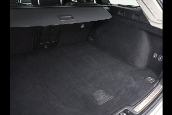 Volvo V60 2.0 T6 AWD Recharge Business Pro | Leder | Trekhaak | Stoel & stuurverwarming | Adaptive cruise | Camera | Carplay | Navigatie | Full LED | Parkeerhulp | PHEV | Plug In