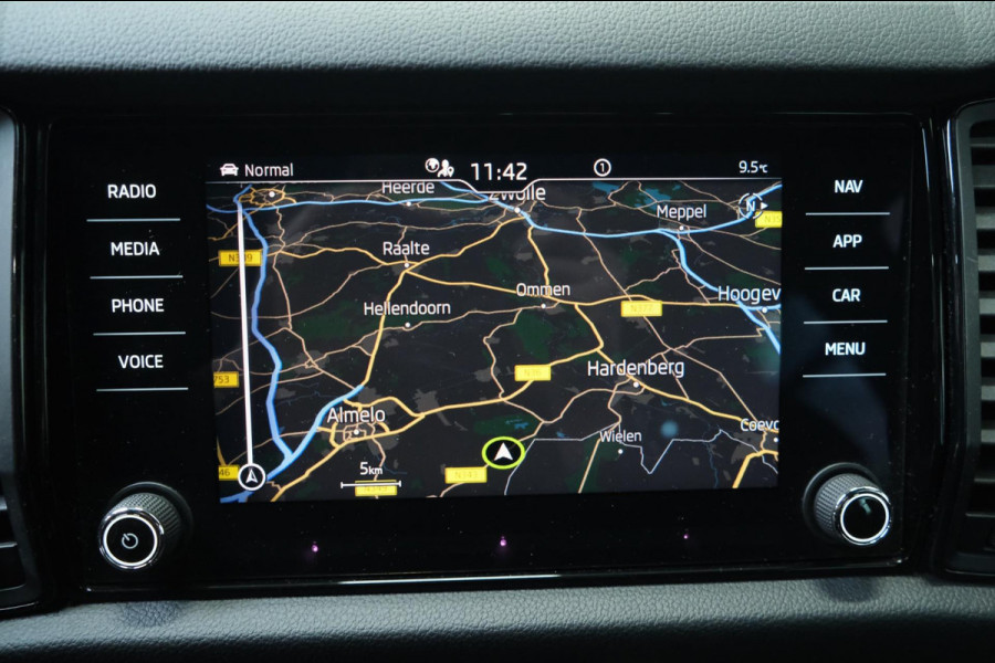 Škoda Kodiaq 1.5 TSI Sportline Business 7p. Automaat - N.A.P. Airco, Cruise, Navi, PDC.