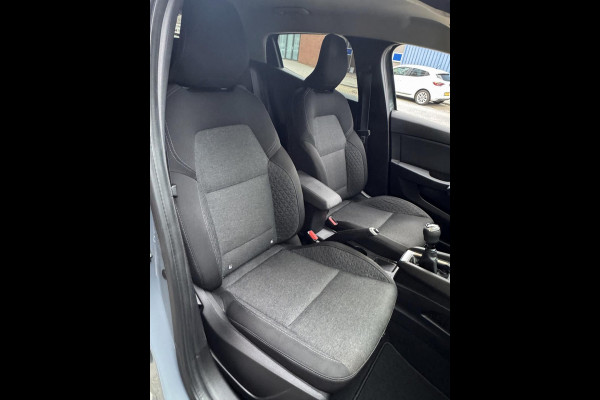 Renault Clio 1.0 TCe Intens - Navigatie / Apple CarPlay I Airco I Sport velgen I PDC I Stoelverwarming I Dealer onderhouden