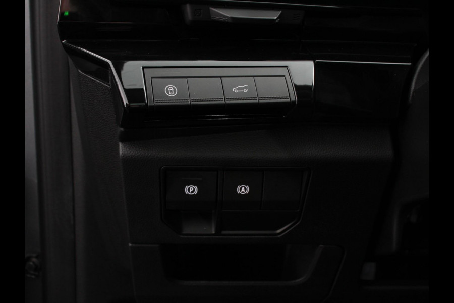 Renault Austral 1.3 Mild Hybrid 160 X-Tronic DEMO! Climate control Cruise Control adaptief Panorama dak LED Navigatie Sfeerverlichting Elektrische achterklep Stoel + stuurverwarming 360* camera Premium audio Arkamys