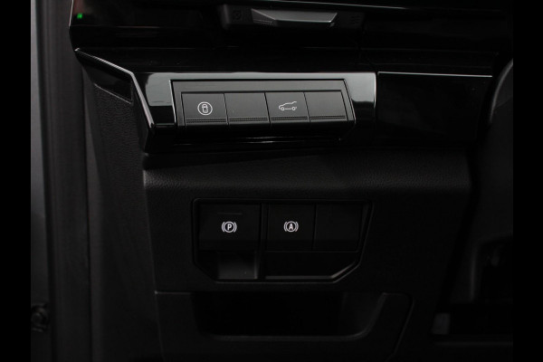 Renault Austral 1.3 Mild Hybrid 160 X-Tronic DEMO! Climate control Cruise Control adaptief Panorama dak LED Navigatie Sfeerverlichting Elektrische achterklep Stoel + stuurverwarming 360* camera Premium audio Arkamys