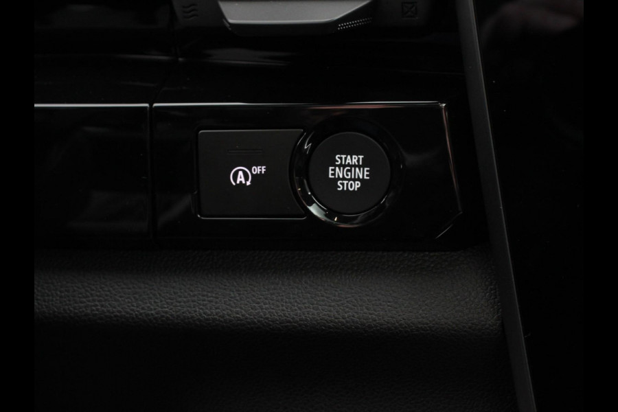 Renault Austral 1.3 Mild Hybrid 160 X-Tronic DEMO! Climate control Cruise Control adaptief Panorama dak LED Navigatie Sfeerverlichting Elektrische achterklep Stoel + stuurverwarming 360* camera Premium audio Arkamys
