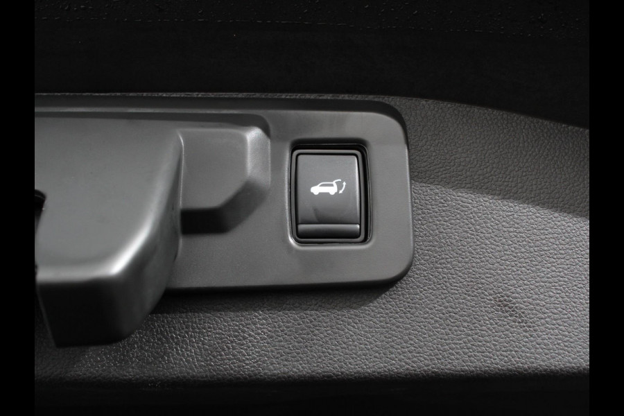 Renault Austral 1.3 Mild Hybrid 160 X-Tronic DEMO! Climate control Cruise Control adaptief Panorama dak LED Navigatie Sfeerverlichting Elektrische achterklep Stoel + stuurverwarming 360* camera Premium audio Arkamys