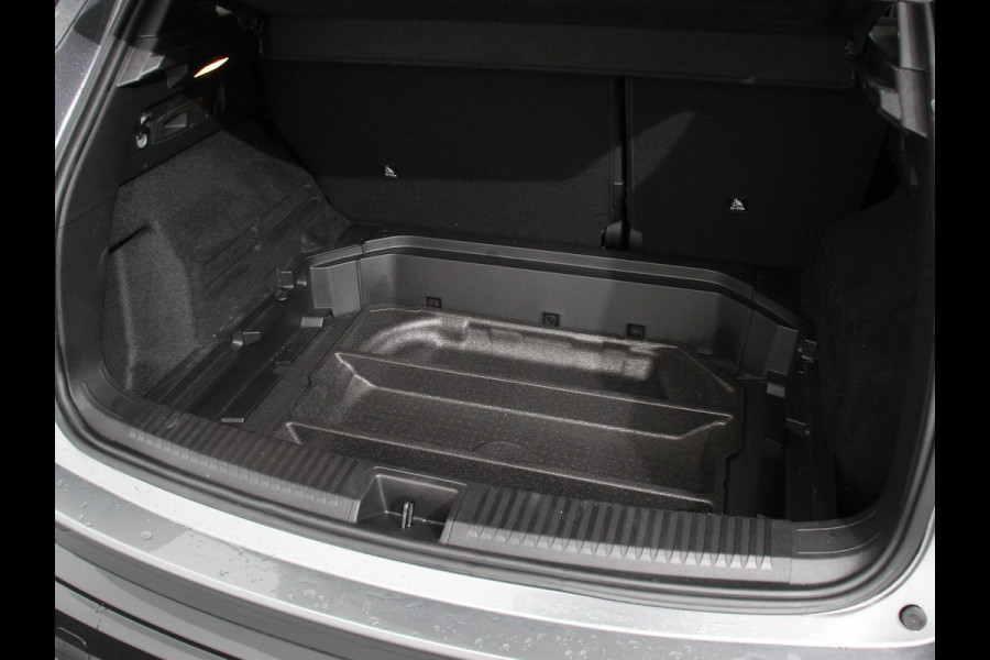 Renault Austral 1.3 Mild Hybrid 160 X-Tronic DEMO! Climate control Cruise Control adaptief Panorama dak LED Navigatie Sfeerverlichting Elektrische achterklep Stoel + stuurverwarming 360* camera Premium audio Arkamys