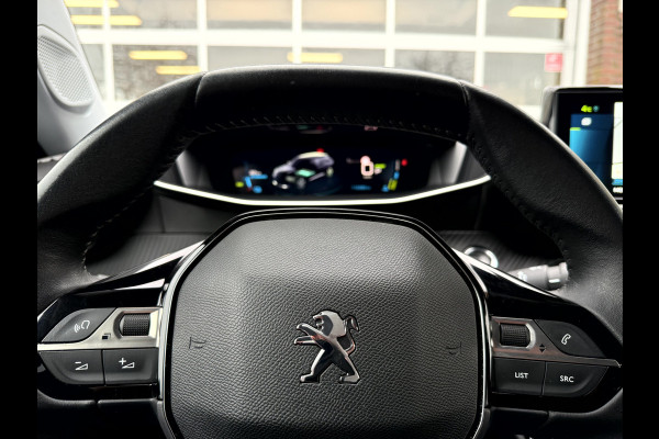 Peugeot e-2008 EV Allure Pack 50 kWh SOH 91,3%, Camera, Carplay, Stoelverwarming