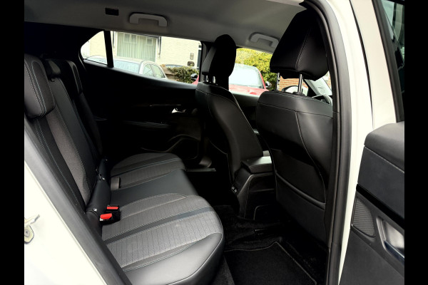 Peugeot e-2008 EV Allure Pack 50 kWh SOH 91,3%, Camera, Carplay, Stoelverwarming