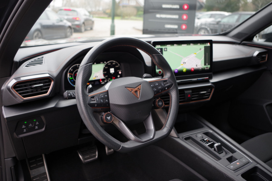 CUPRA Formentor 1.4 e-Hybrid 245 PK VZ Copper Edition PHEV, Panoramadak, Adap. Cruise Control, Camera