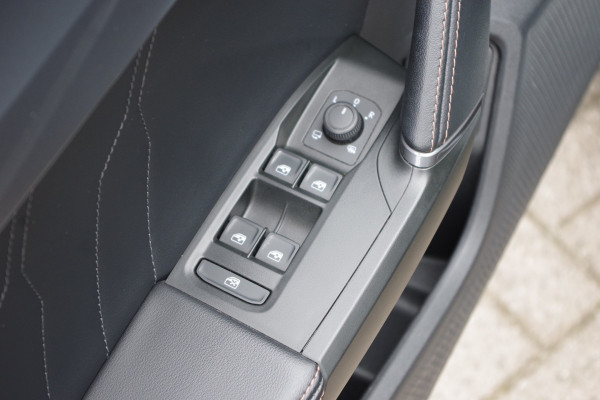 CUPRA Formentor 1.4 e-Hybrid 245 PK VZ Copper Edition PHEV, Panoramadak, Adap. Cruise Control, Camera