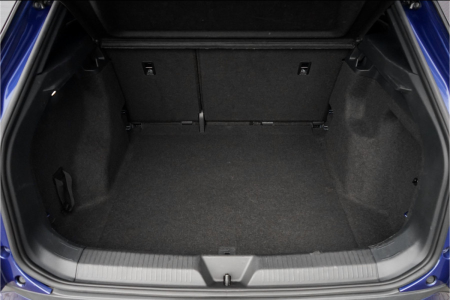 Volkswagen ID.4 Pro 77 kWh Comfort Pakket ACC CarPlay Trekhaak