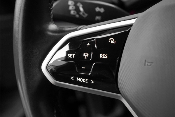 Volkswagen ID.4 Pro 77 kWh Comfort Pakket ACC CarPlay Trekhaak