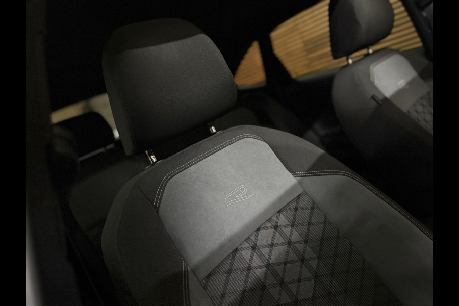 Volkswagen Taigo 1.5 TSI 3x R-Line | 18' inch | Panoramadak | Black Style | Virtual Cockpit | Matrix LED