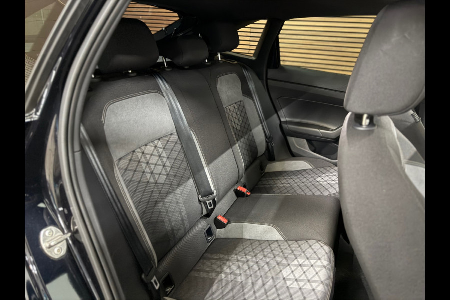 Volkswagen Taigo 1.5 TSI 3x R-Line | 18' inch | Panoramadak | Black Style | Virtual Cockpit | Matrix LED