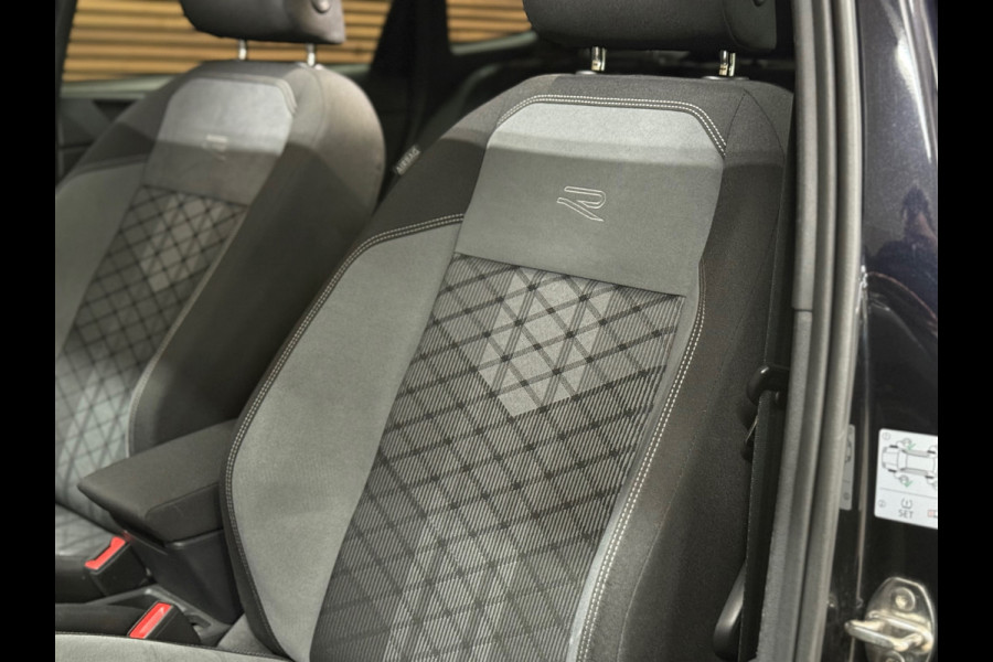 Volkswagen Taigo 1.5 TSI 3x R-Line | 18' inch | Panoramadak | Black Style | Virtual Cockpit | Matrix LED