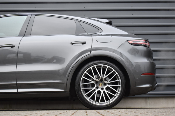 Porsche Cayenne Coupé 3.0 E-Hybrid 462pk SportDesign Techart | Pano | ACC | 22'' Wielen | PDLS+ Matrix | Alcantara dakhemel | Matrix PDLS+ |