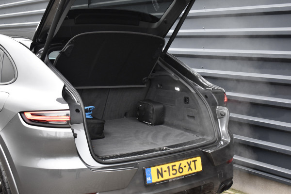 Porsche Cayenne Coupé 3.0 E-Hybrid 462pk SportDesign Techart | Pano | ACC | 22'' Wielen | PDLS+ Matrix | Alcantara dakhemel | Matrix PDLS+ |