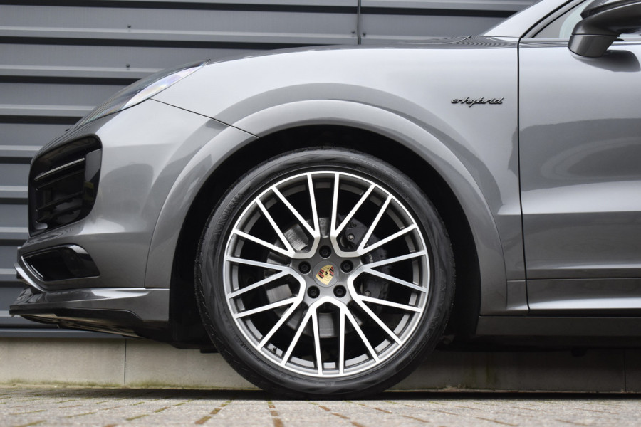 Porsche Cayenne Coupé 3.0 E-Hybrid 462pk SportDesign Techart | Pano | ACC | 22'' Wielen | PDLS+ Matrix | Alcantara dakhemel | Matrix PDLS+ |