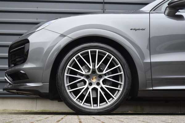 Porsche Cayenne Coupé 3.0 E-Hybrid 462pk SportDesign Techart | Pano | ACC | 22'' Wielen | PDLS+ Matrix | Alcantara dakhemel | Matrix PDLS+ |