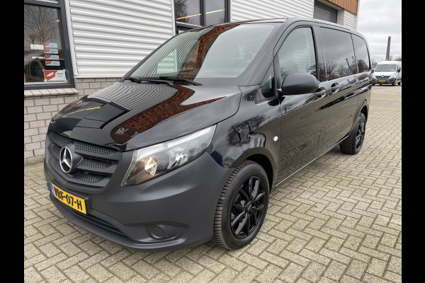 Mercedes-Benz Vito 116 CDI automaat / speciaal gebouwd voor rolstoel bestuurder / € 27.950 marge / zwart metallic / lift / hand gas en rem / airco / cruise control / euro 6 diesel
