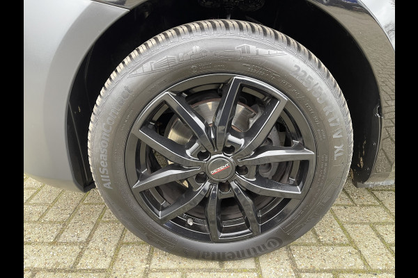 Mercedes-Benz Vito 116 CDI automaat / speciaal gebouwd voor rolstoel bestuurder / € 27.950 marge / zwart metallic / lift / hand gas en rem / airco / cruise control / euro 6 diesel