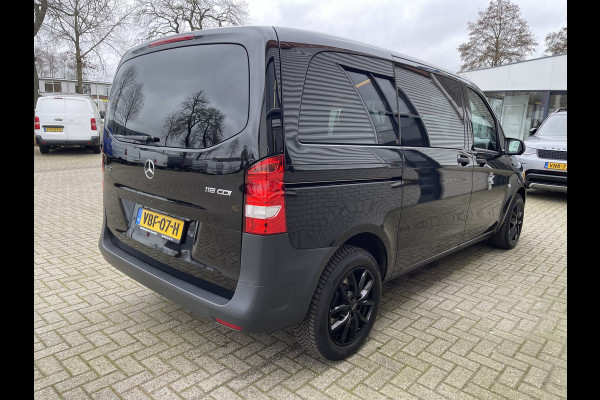 Mercedes-Benz Vito 116 CDI automaat / speciaal gebouwd voor rolstoel bestuurder / € 27.950 marge / zwart metallic / lift / hand gas en rem / airco / cruise control / euro 6 diesel