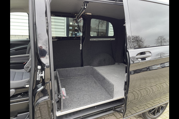 Mercedes-Benz Vito 116 CDI automaat / speciaal gebouwd voor rolstoel bestuurder / € 27.950 marge / zwart metallic / lift / hand gas en rem / airco / cruise control / euro 6 diesel