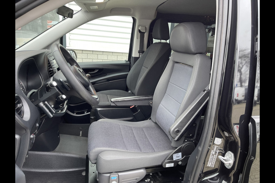 Mercedes-Benz Vito 116 CDI automaat / speciaal gebouwd voor rolstoel bestuurder / € 27.950 marge / zwart metallic / lift / hand gas en rem / airco / cruise control / euro 6 diesel