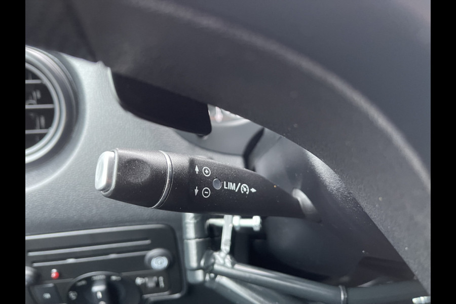 Mercedes-Benz Vito 116 CDI automaat / speciaal gebouwd voor rolstoel bestuurder / € 27.950 marge / zwart metallic / lift / hand gas en rem / airco / cruise control / euro 6 diesel