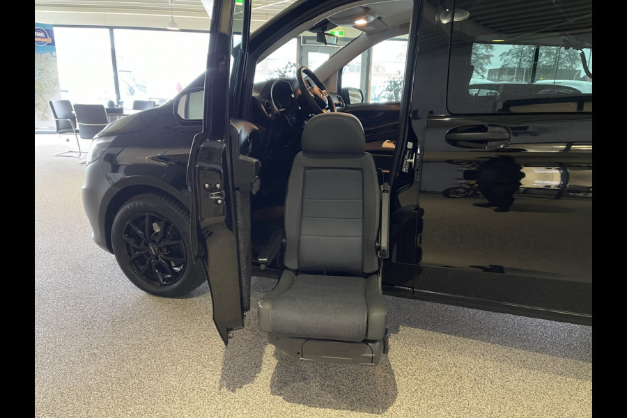 Mercedes-Benz Vito 116 CDI automaat / speciaal gebouwd voor rolstoel bestuurder / € 27.950 marge / zwart metallic / lift / hand gas en rem / airco / cruise control / euro 6 diesel