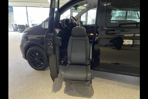 Mercedes-Benz Vito 116 CDI automaat / speciaal gebouwd voor rolstoel bestuurder / € 27.950 marge / zwart metallic / lift / hand gas en rem / airco / cruise control / euro 6 diesel