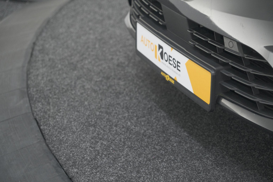 Renault Clio TCe 130 EDC Initiale Paris | Pack Winter | Camera | BOSE Audio | Dodehoekdetectie