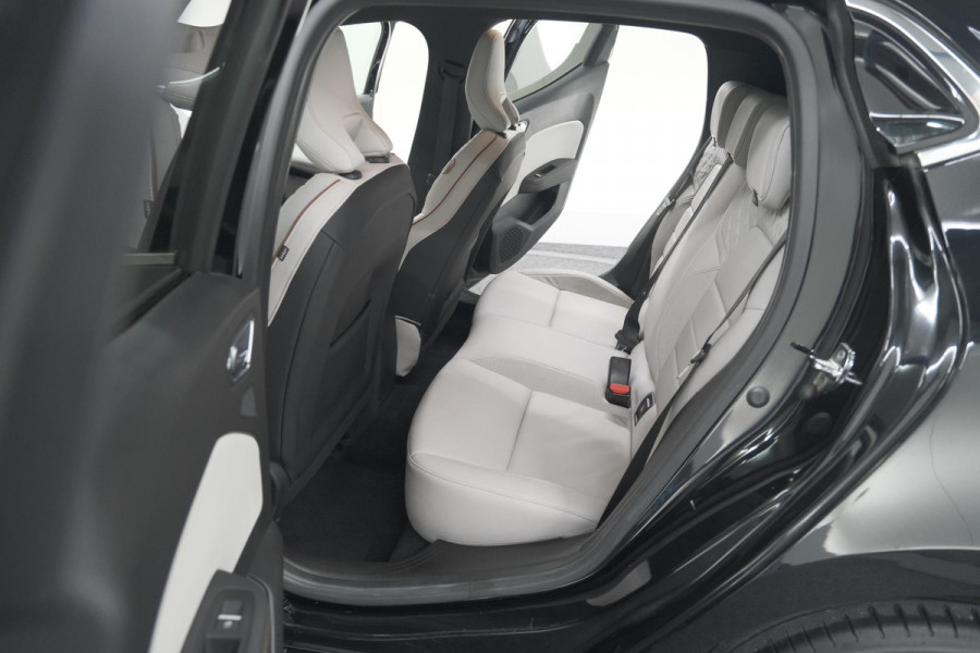 Renault Clio TCe 130 EDC Initiale Paris | Pack Winter | Camera | BOSE Audio | Dodehoekdetectie