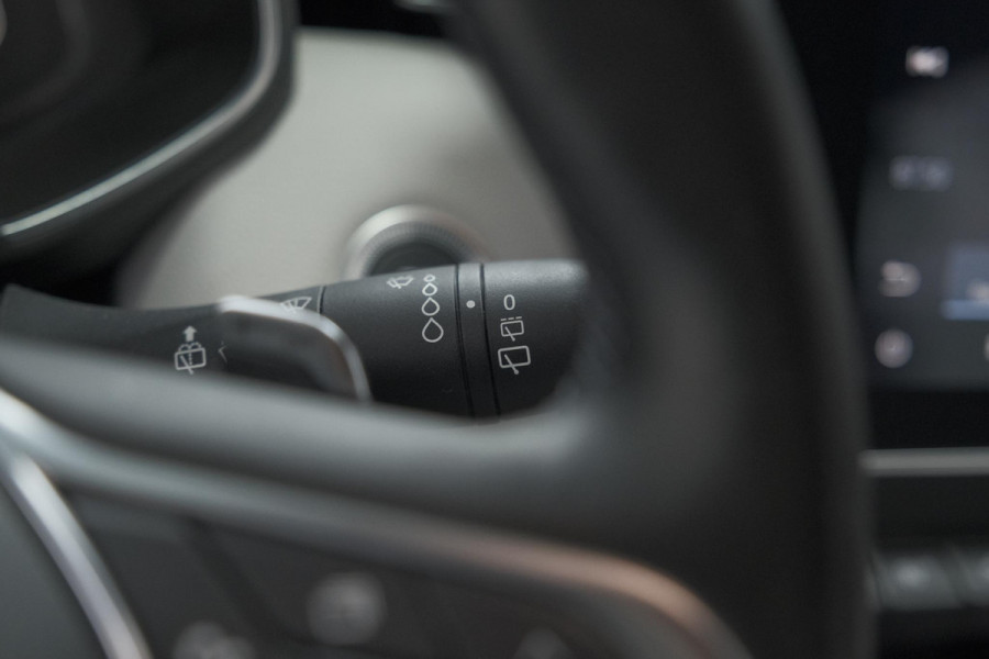 Renault Clio TCe 130 EDC Initiale Paris | Pack Winter | Camera | BOSE Audio | Dodehoekdetectie